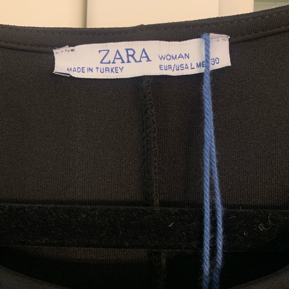 Short-Sleeve Flared Blouse. Size L from Zara. Black. Never been worn. - Picture 3 of 3